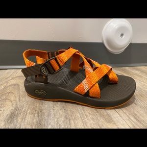 Size 6 Women’s Chacos (OBO)